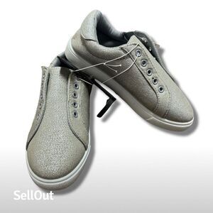 Extremely Me Girls' Silver Glitter Laceless Slip-On Sneakers Size 1